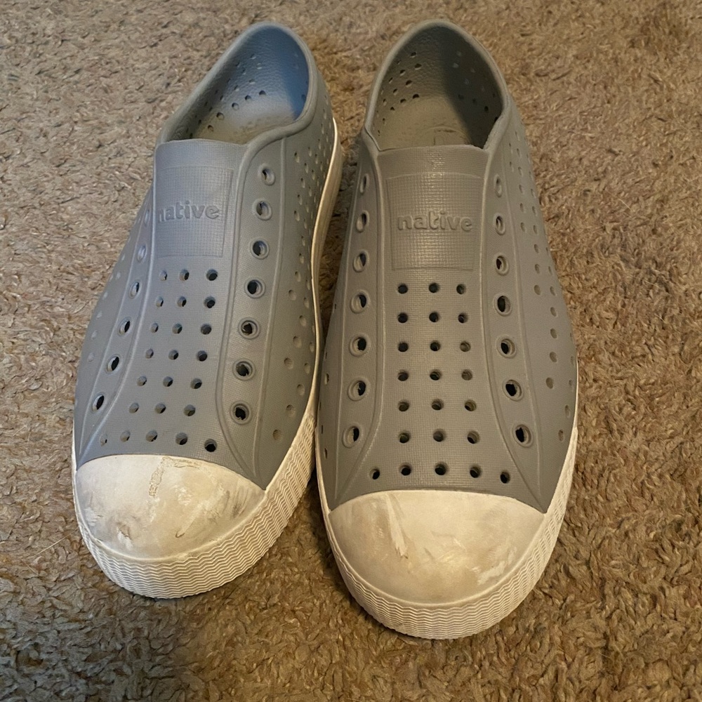Kids Grey Native sandals - size J5